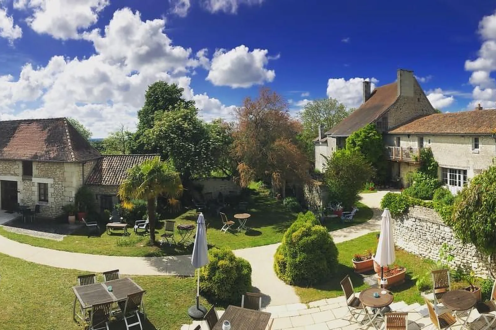 Lieux événementiels, LE PIGEONNIER DU PERRON
