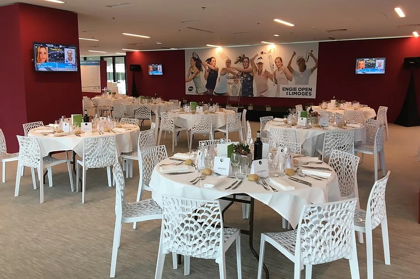 Lieux événementiels, LE PONT SAINT-ETIENNE