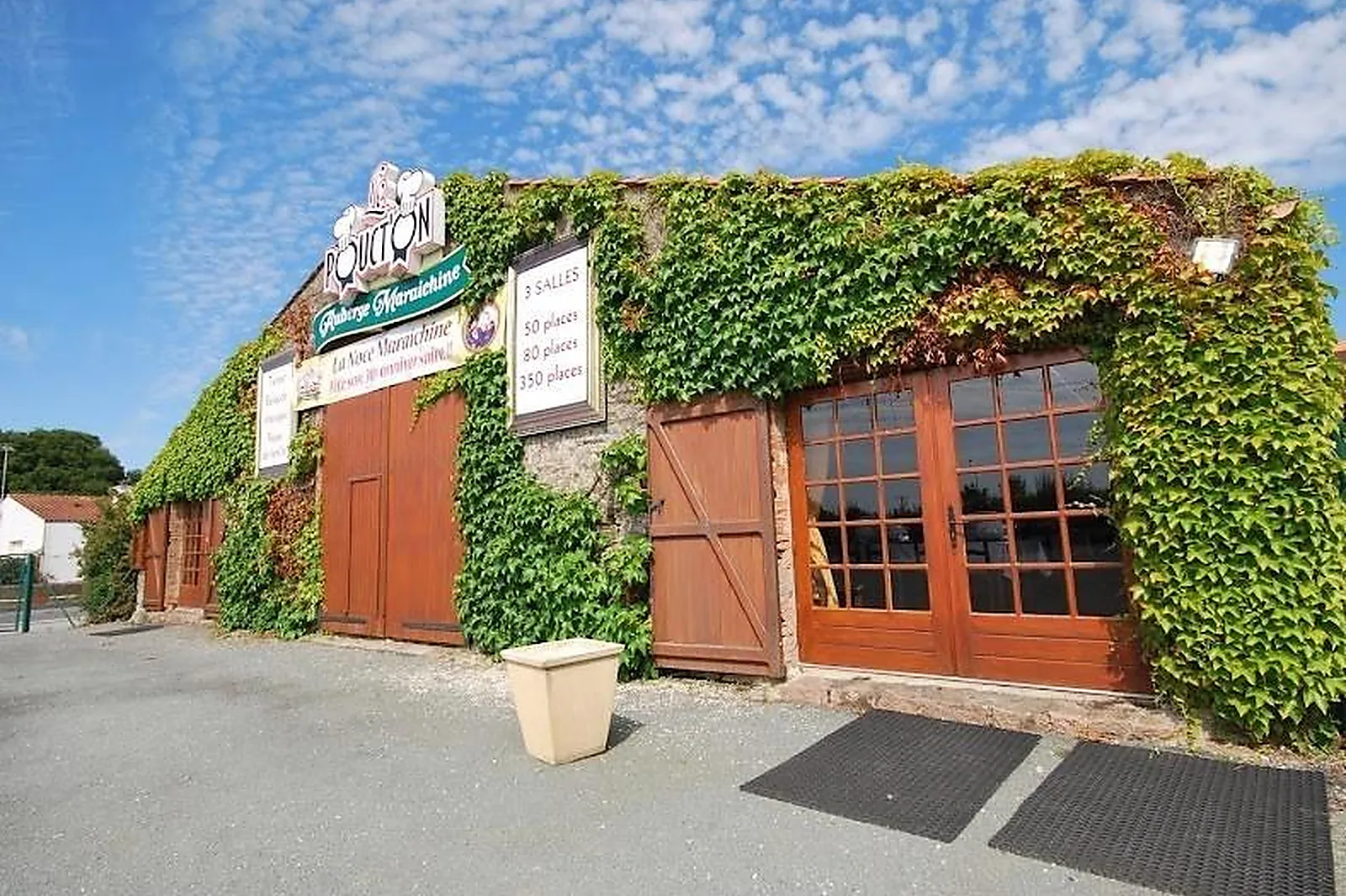 Lieux événementiels, LE POUCTON