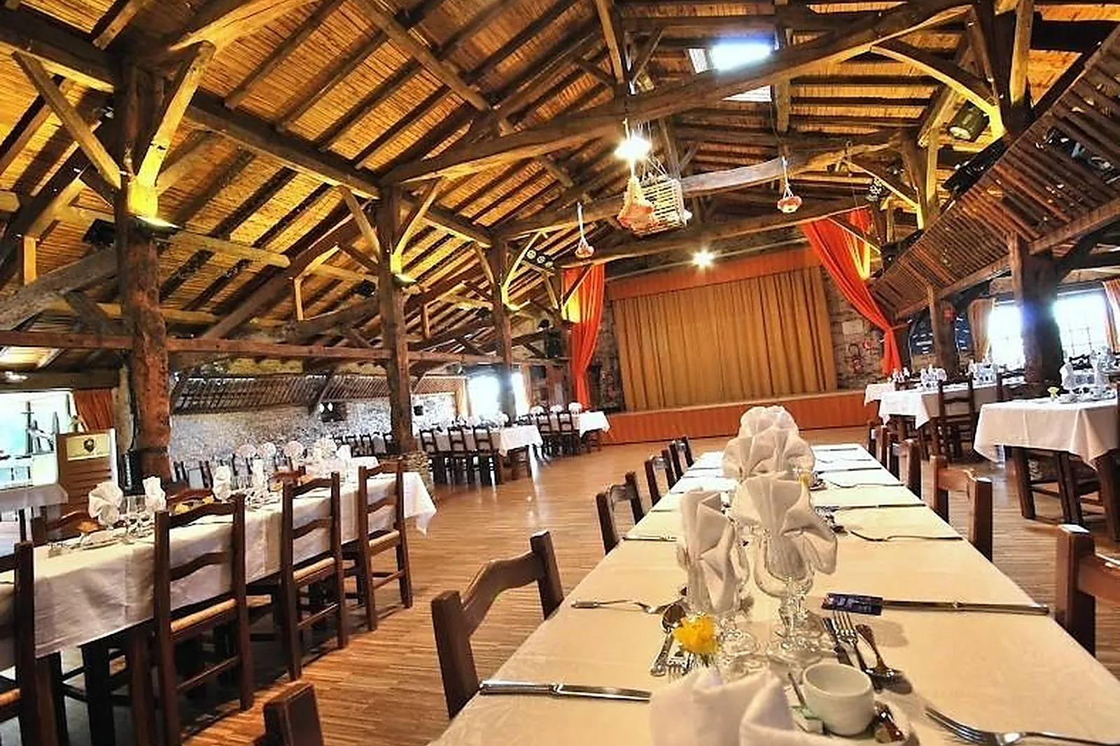 Lieux événementiels, LE POUCTON