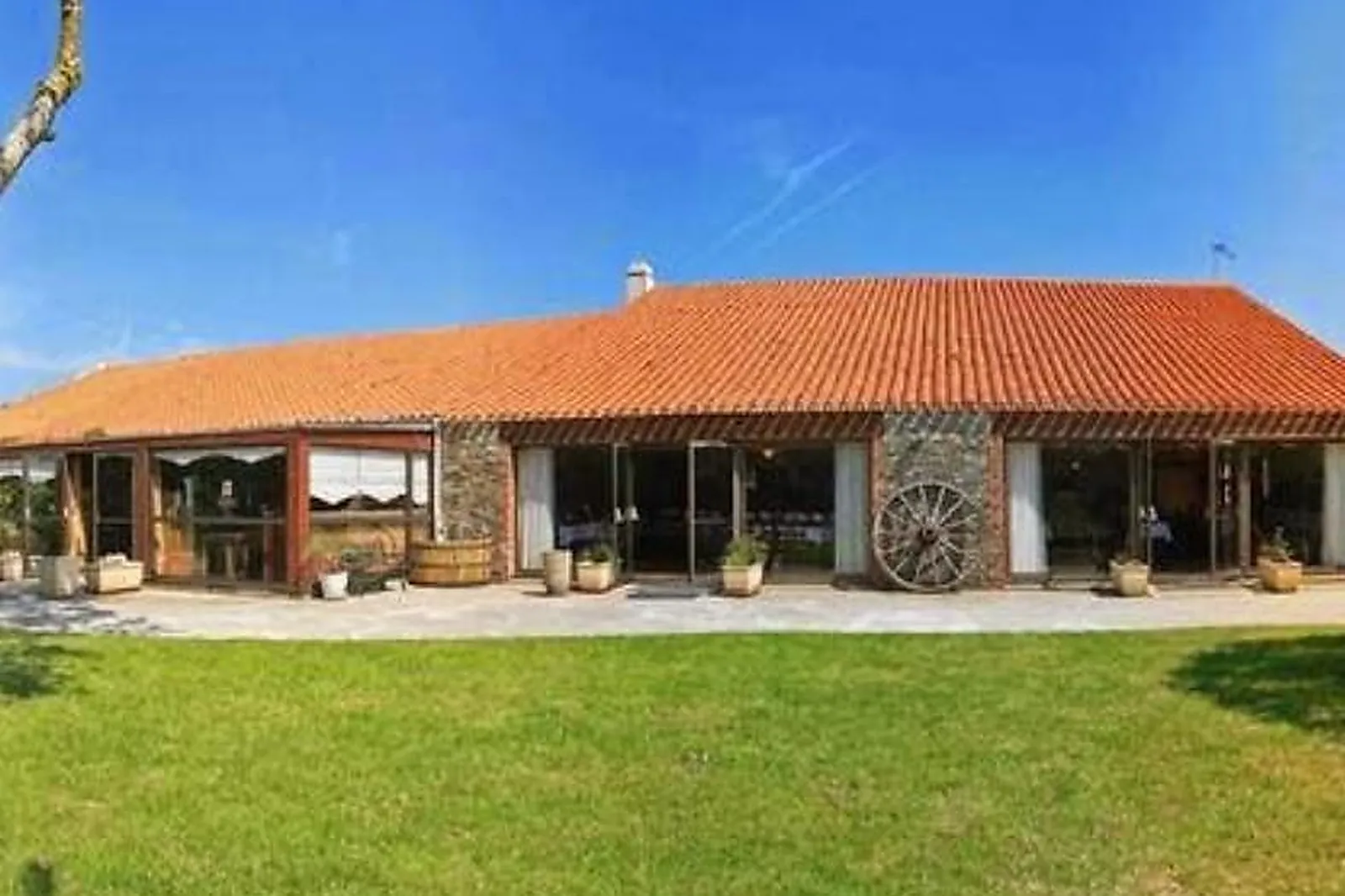 Lieux événementiels, LE POUCTON