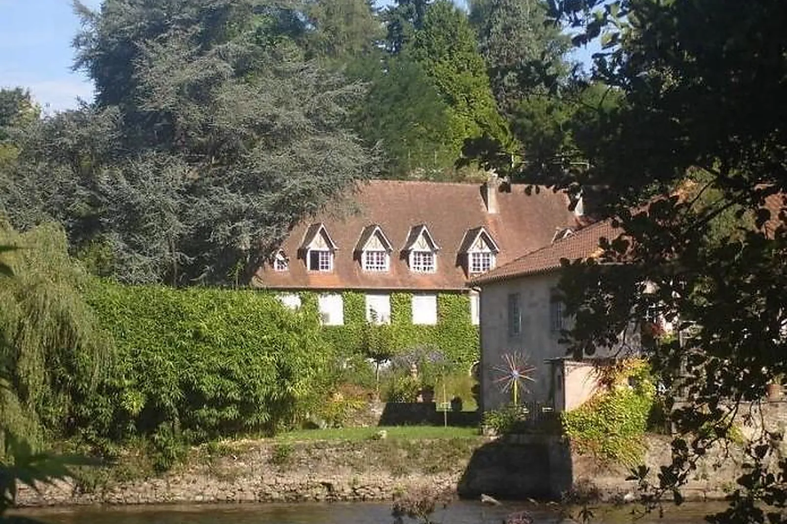 Lieux événementiels, LE POUDRIER