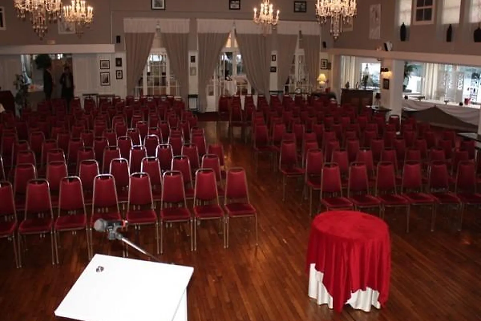 Lieux événementiels, LE PRÉ FLEURI