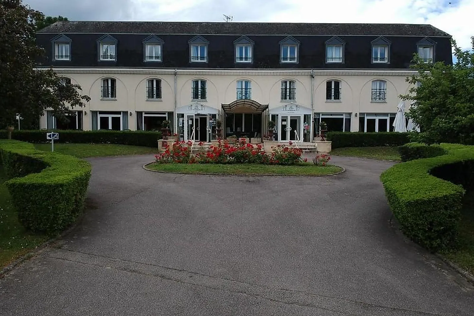 Lieux événementiels, LE PRÉ SAINT GERMAIN