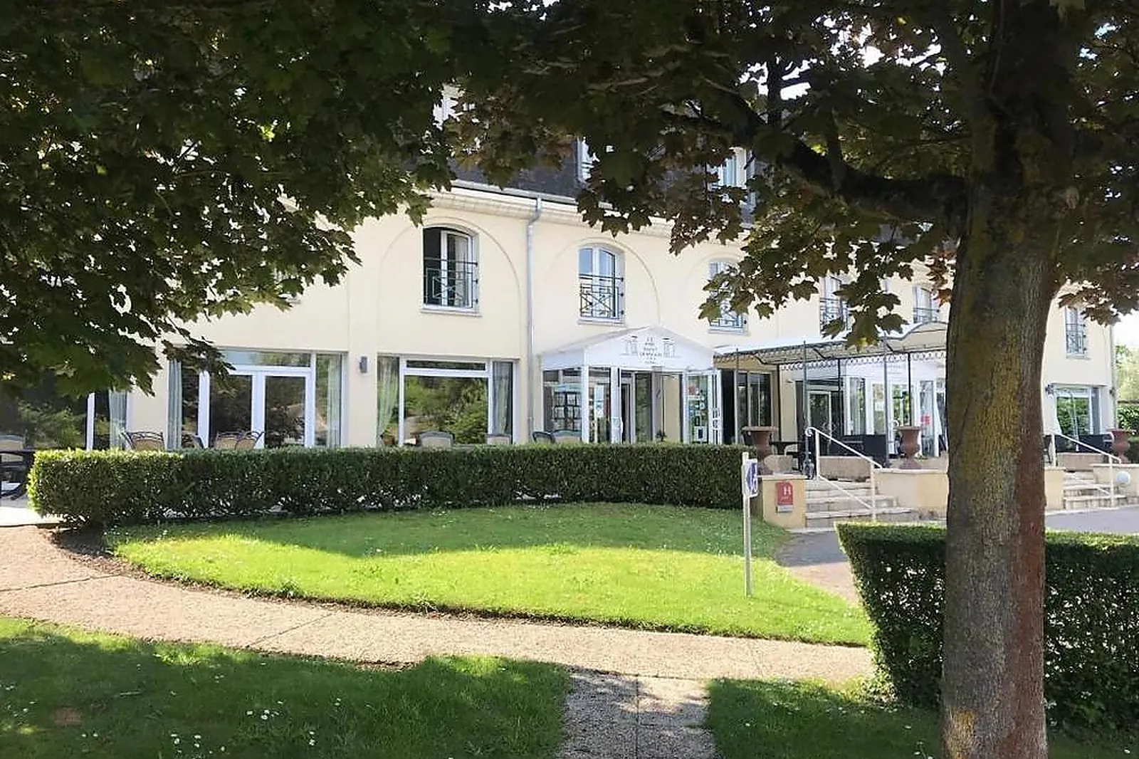 Lieux événementiels, LE PRÉ SAINT GERMAIN