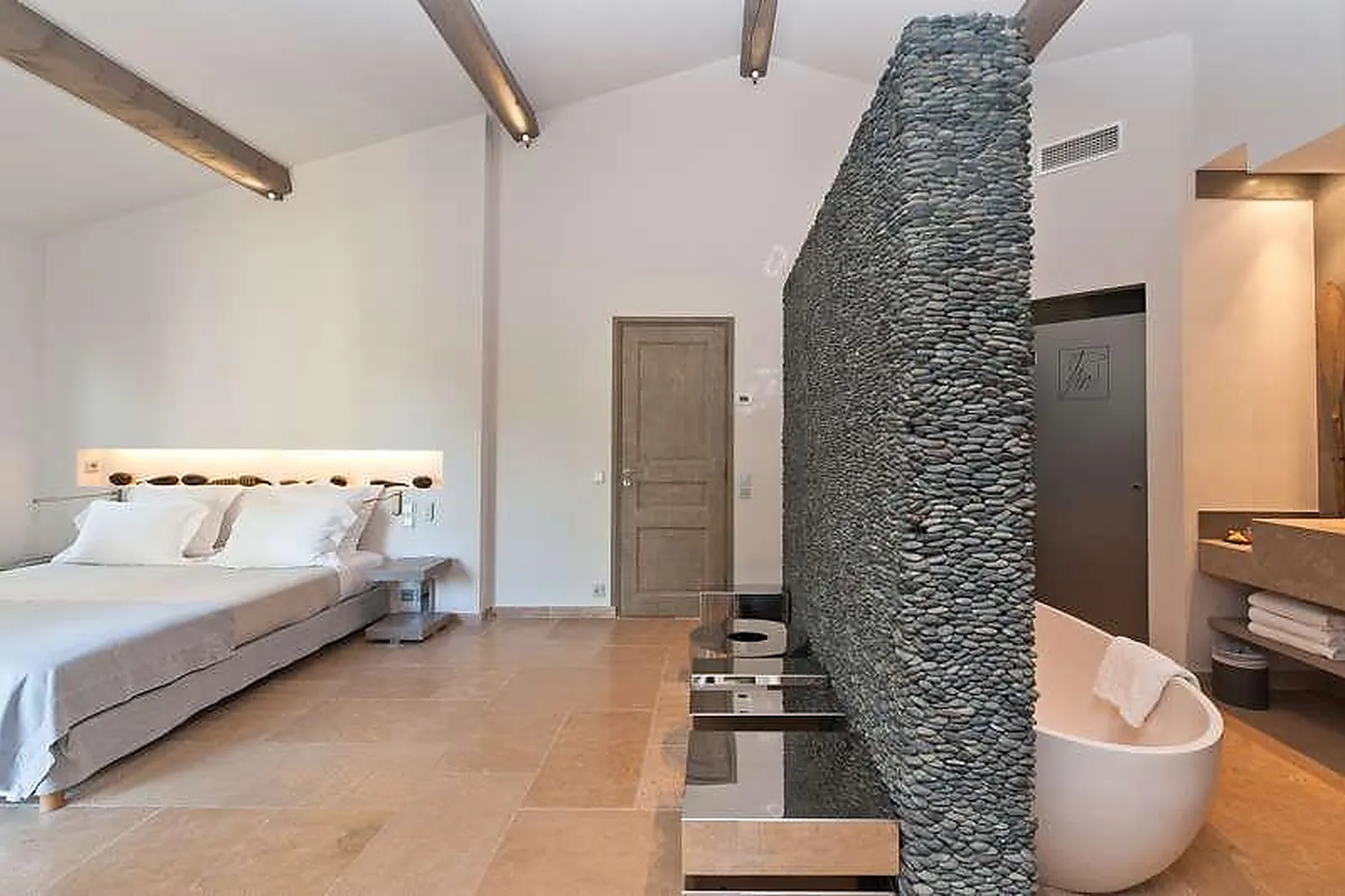 Lieux événementiels, LE PRÉ DE LA MER