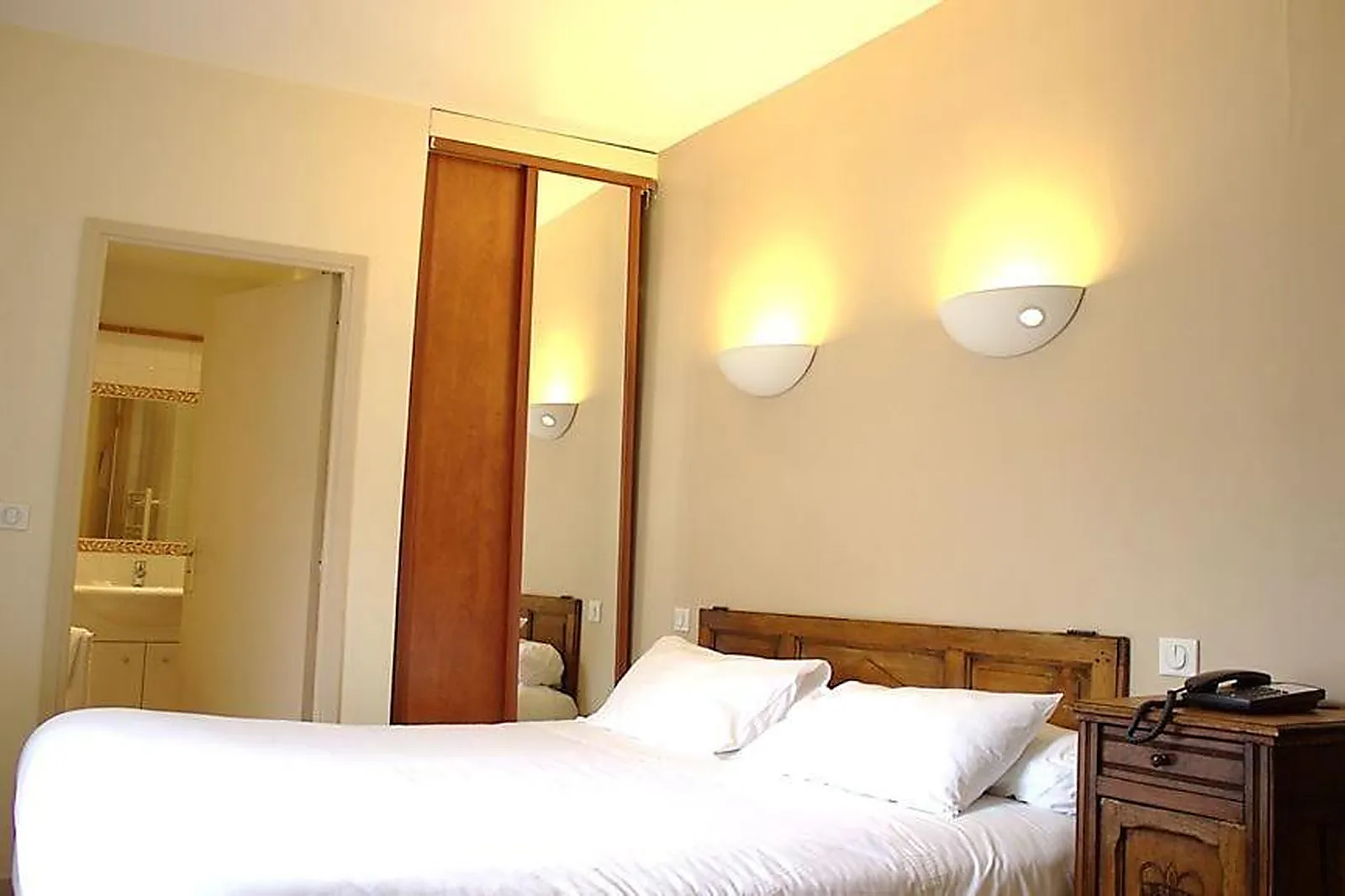 Lieux événementiels, LE PRIEURÉ HÔTEL