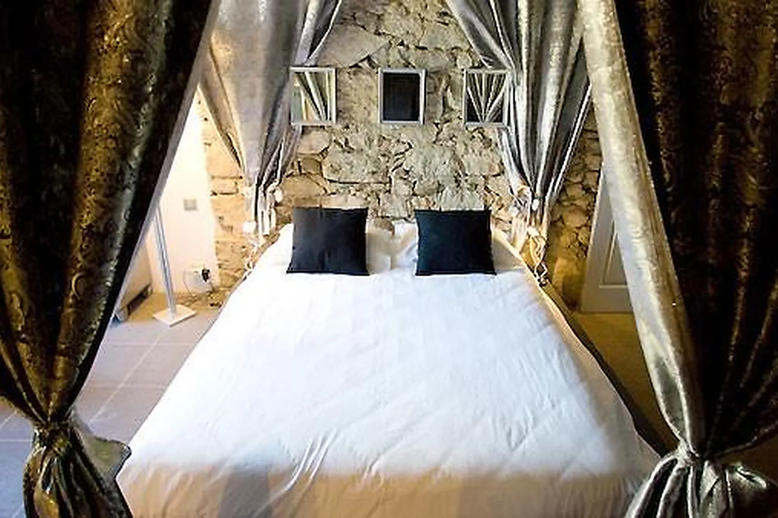 Lieux événementiels, LE PRIEURÉ DES SOURCES