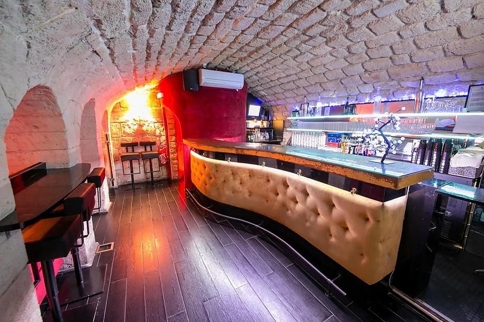 Lieux événementiels, LE PRIVÉ