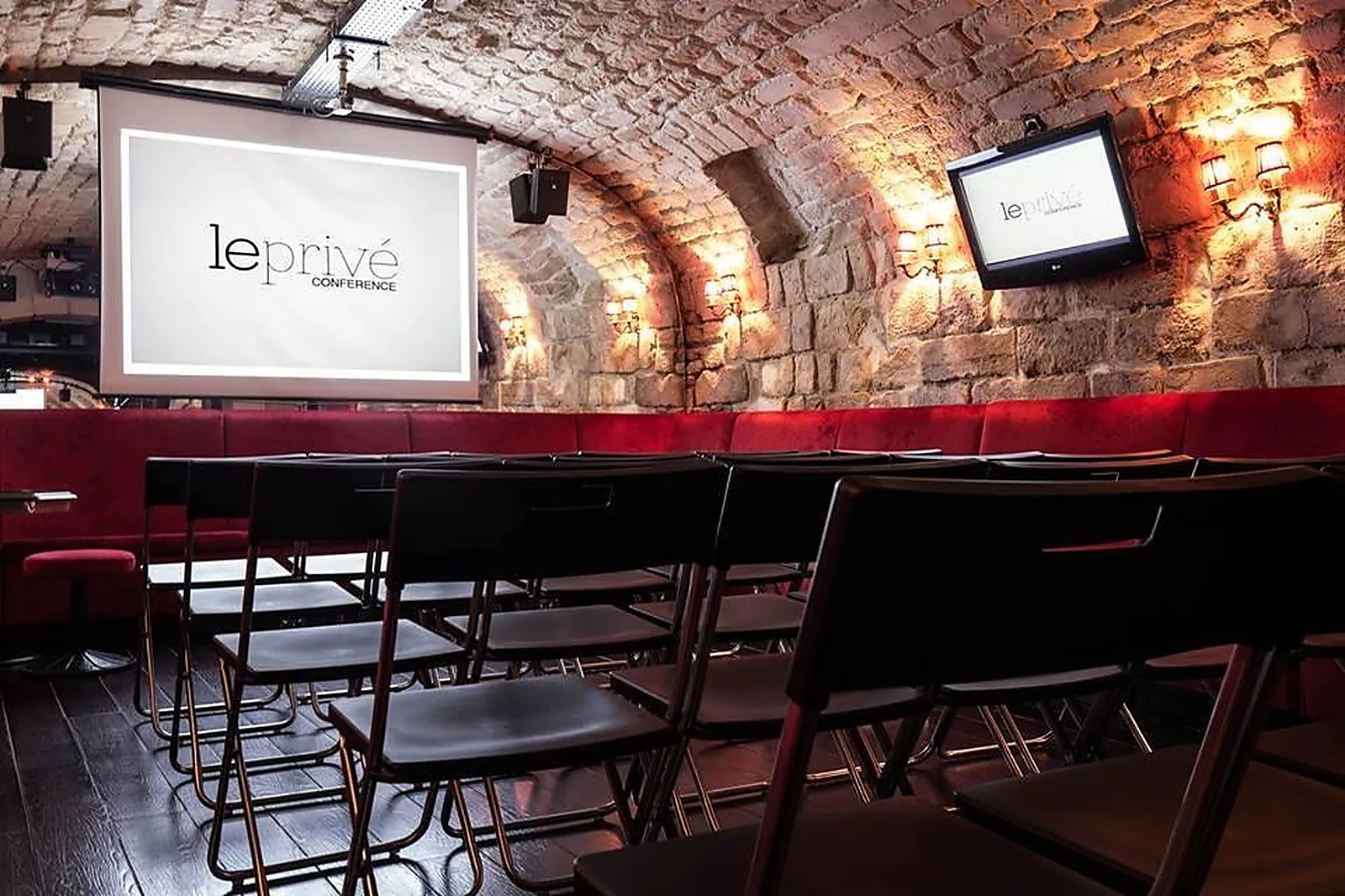 Lieux événementiels, LE PRIVÉ