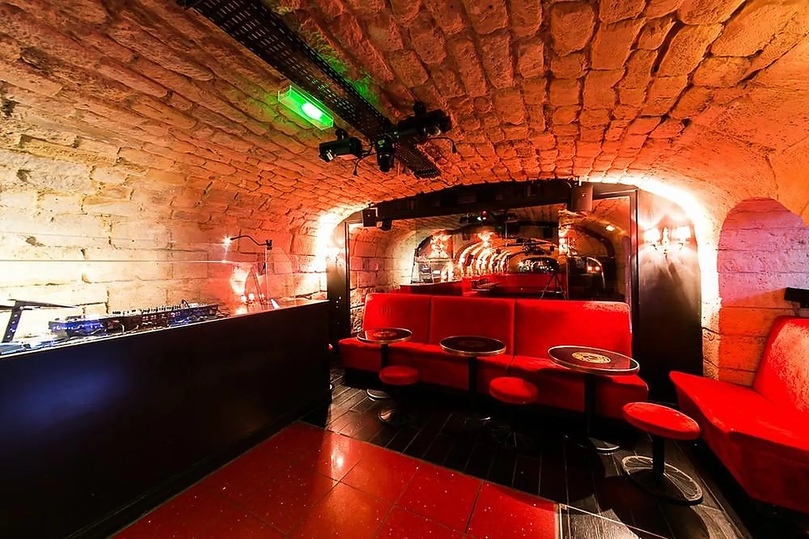 Lieux événementiels, LE PRIVÉ