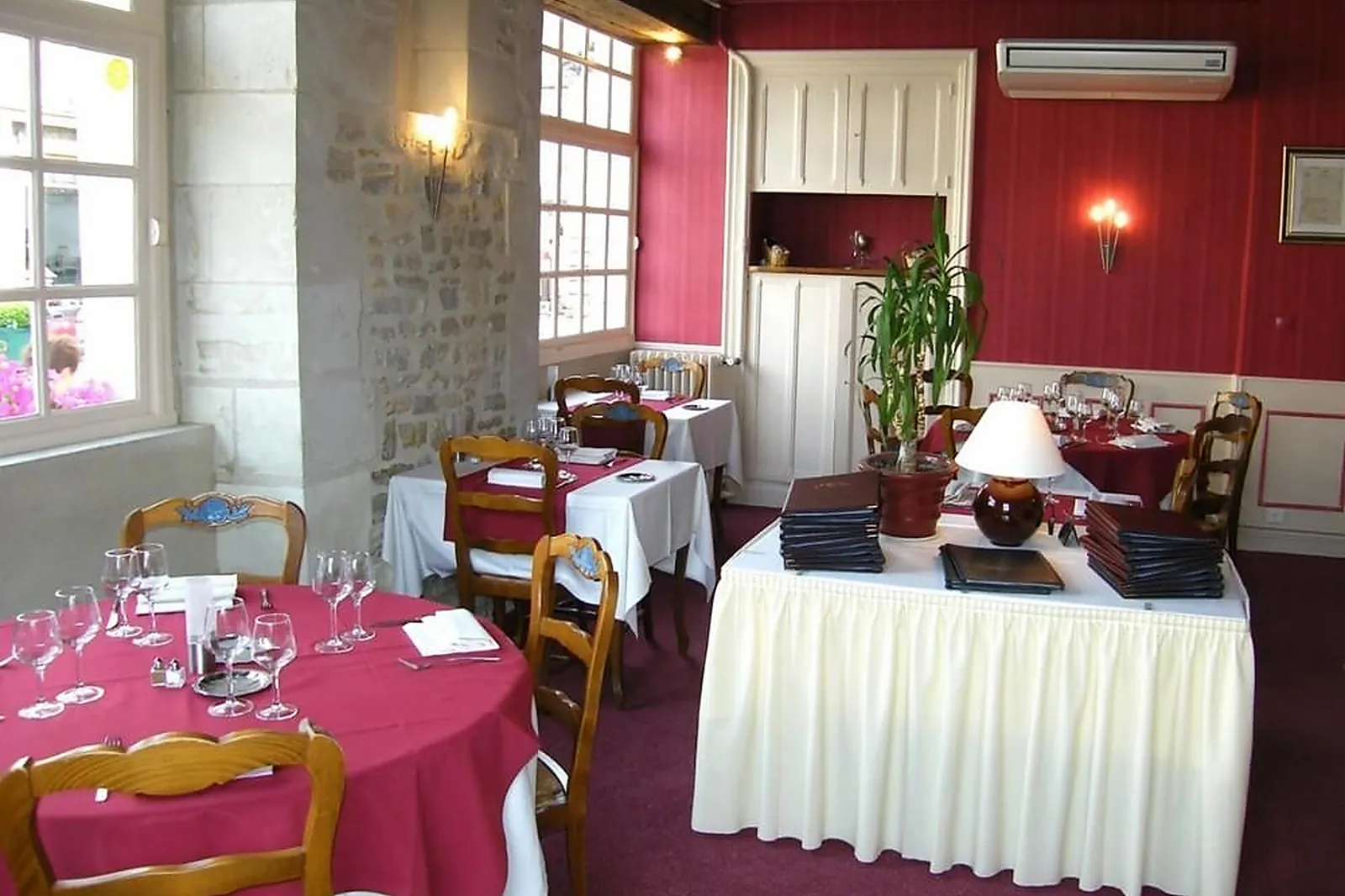 Lieux événementiels, LE PUITS DORÉ