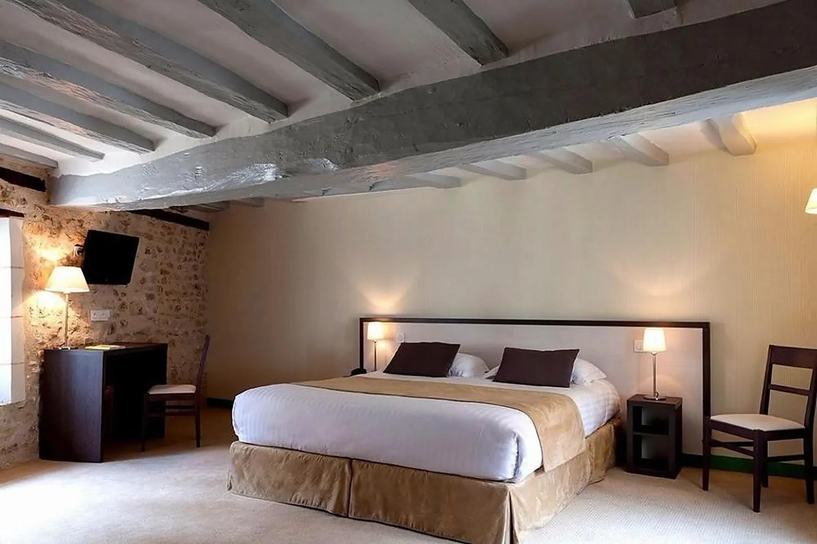 Lieux événementiels, LE PUITS DORÉ