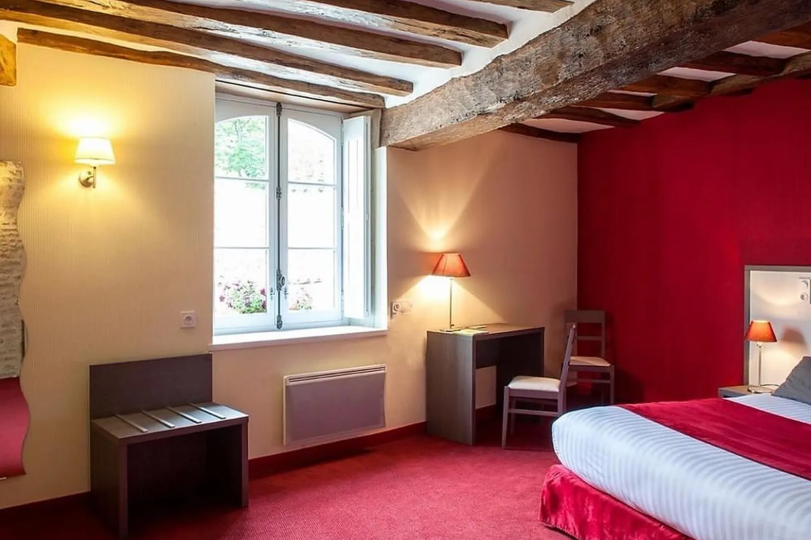 Lieux événementiels, LE PUITS DORÉ