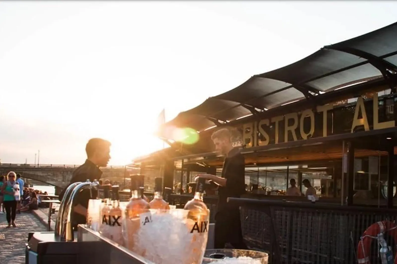 Lieux événementiels, LE QUAI ALEXANDRE III