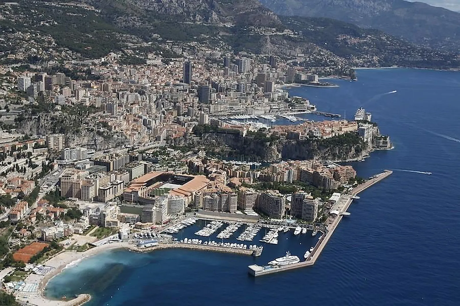 Lieux événementiels, LE QUAI DES PRINCES