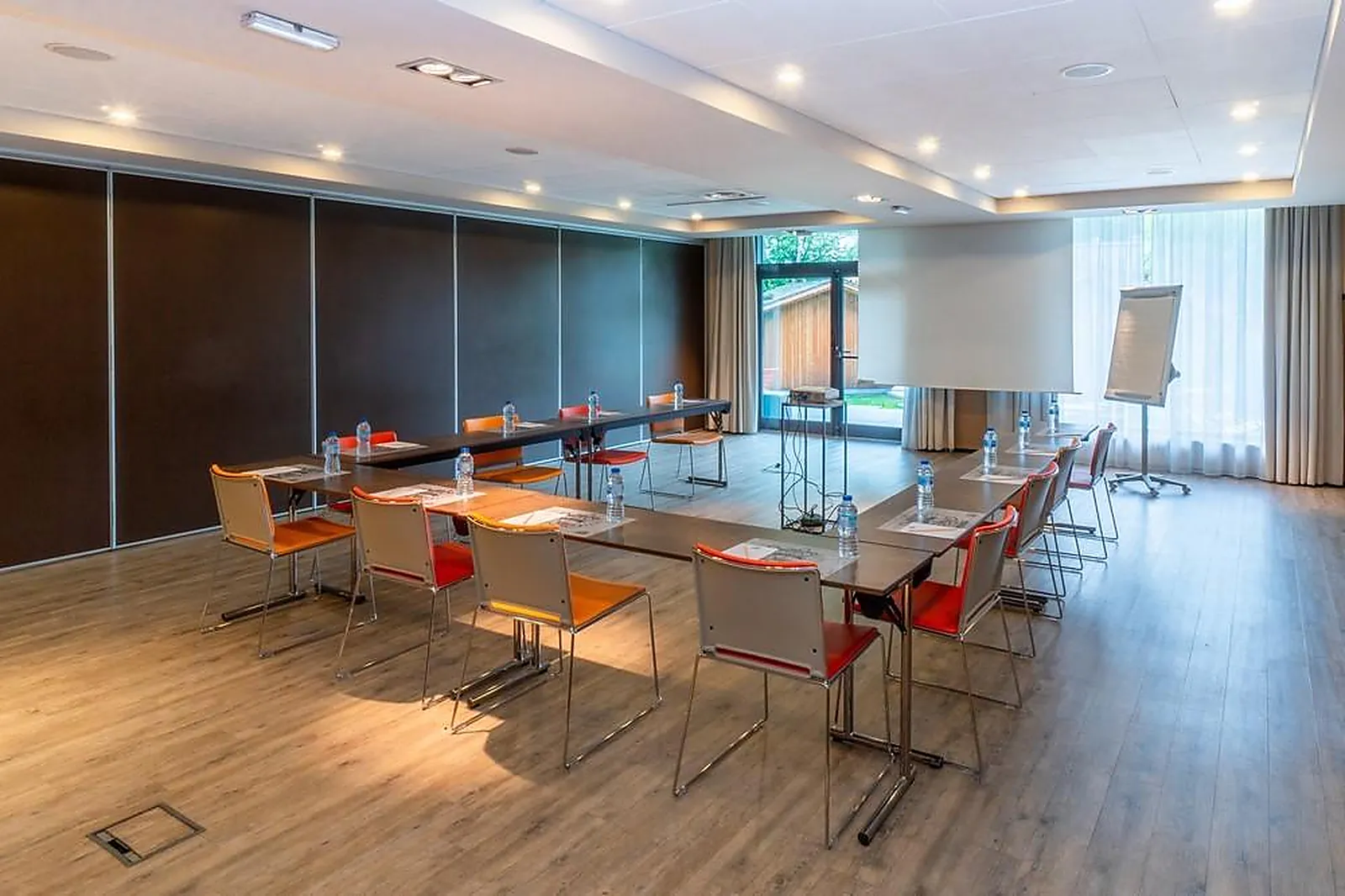 Lieux événementiels, LE REFUGE DES AIGLONS