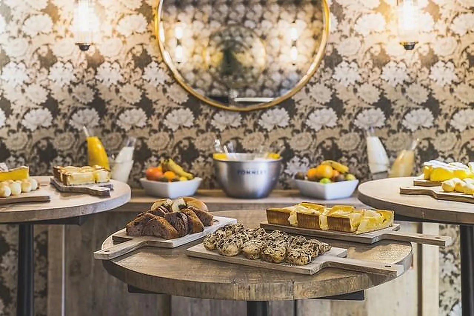 Lieux événementiels, LE REFUGE DES AIGLONS