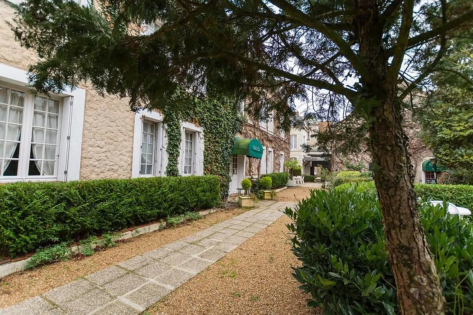 Lieux événementiels, LE RELAIS CICÉRO