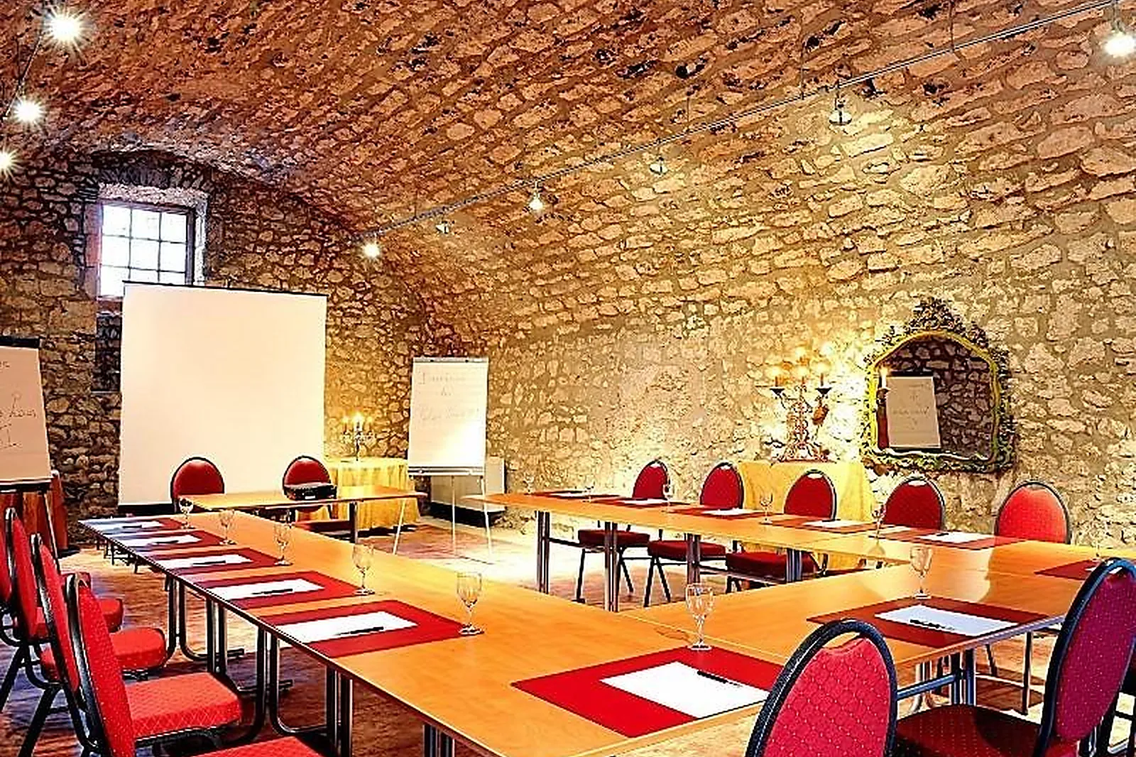 Lieux événementiels, LE RELAIS LOUIS XI