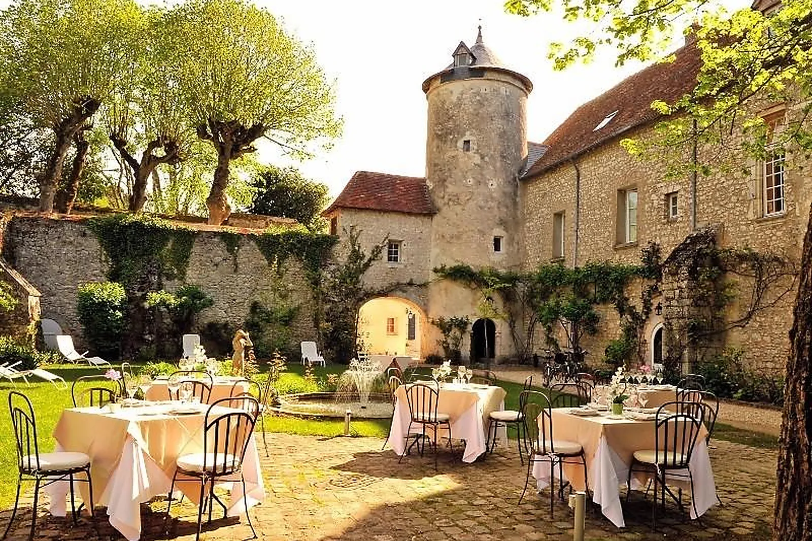 Lieux événementiels, LE RELAIS LOUIS XI