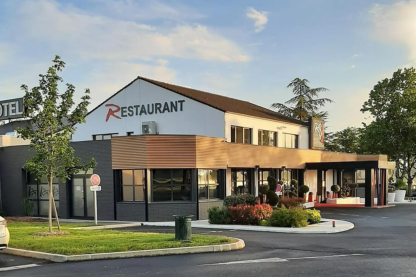 Lieux événementiels, LE RELAIS SAINT JACQUES DE DEOLS