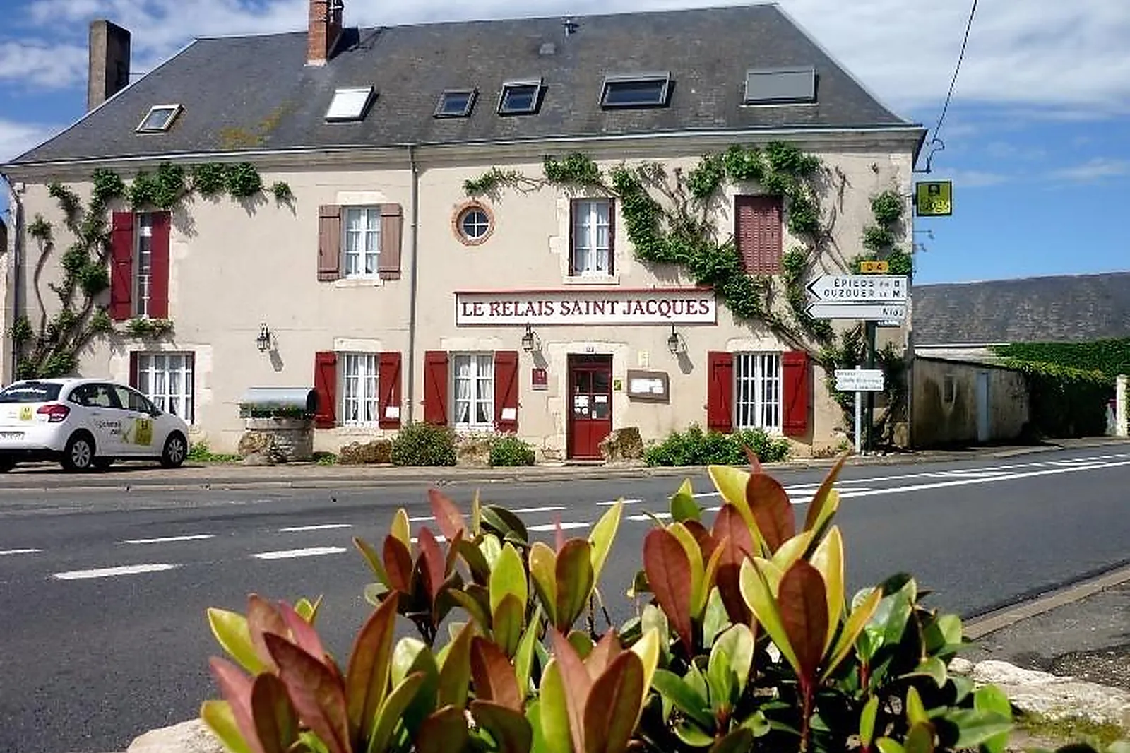 Lieux événementiels, LE RELAIS SAINT JACQUES DE TOURNOISIS