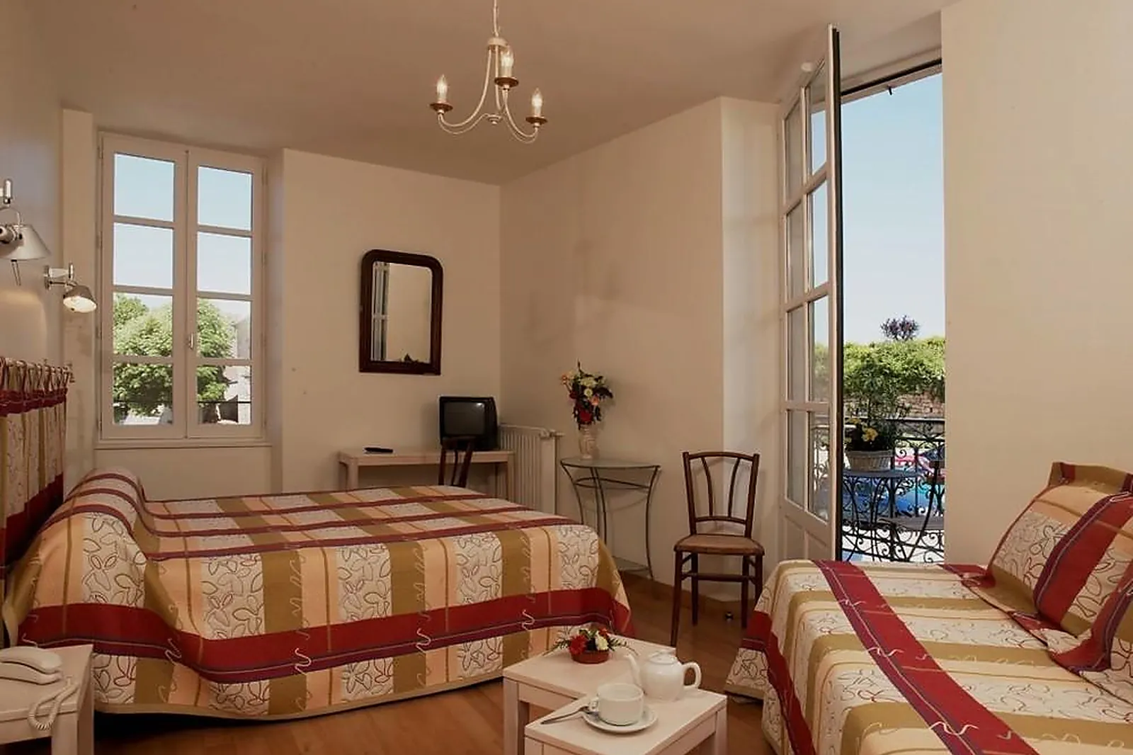 Lieux événementiels, LE RELAIS DE LA TOUR