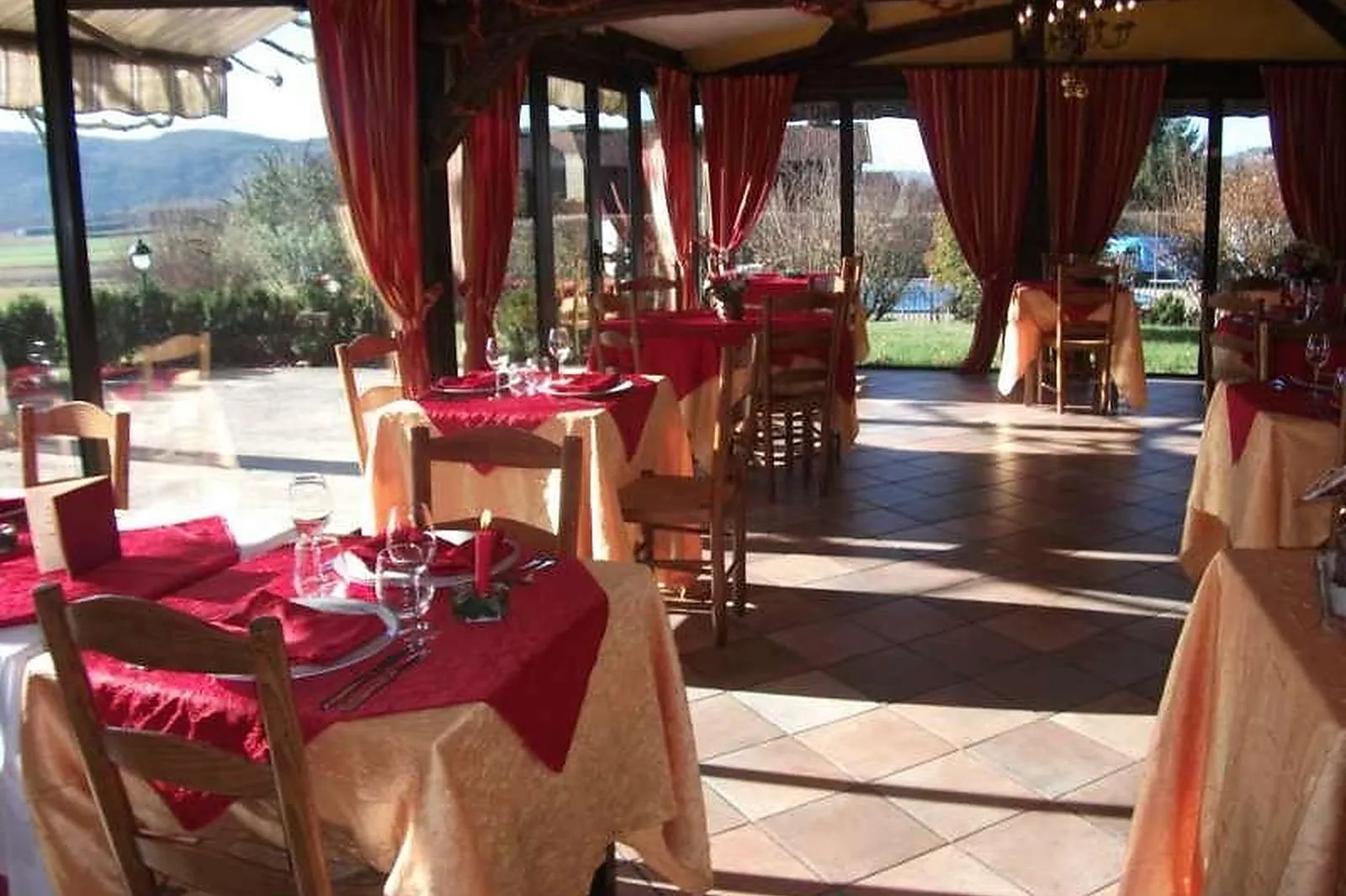 Lieux événementiels, LE RELAIS DES CINQ CHÂTEAUX