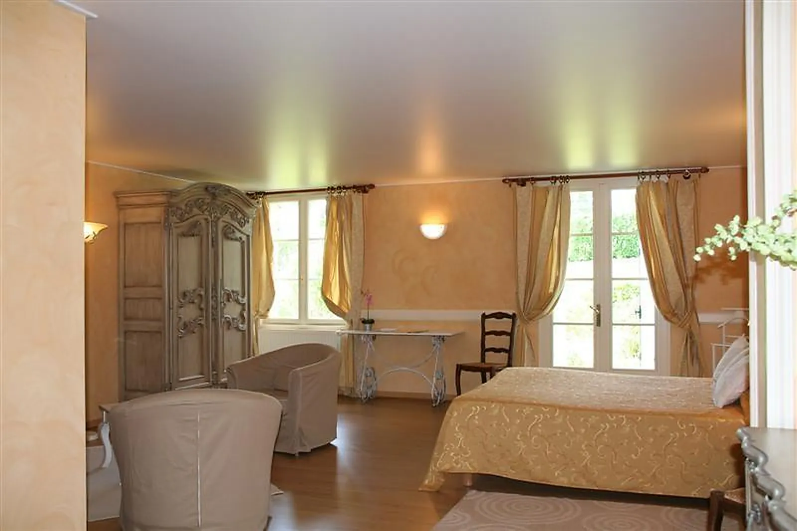 Lieux événementiels, LE RELAIS DES CINQ CHÂTEAUX