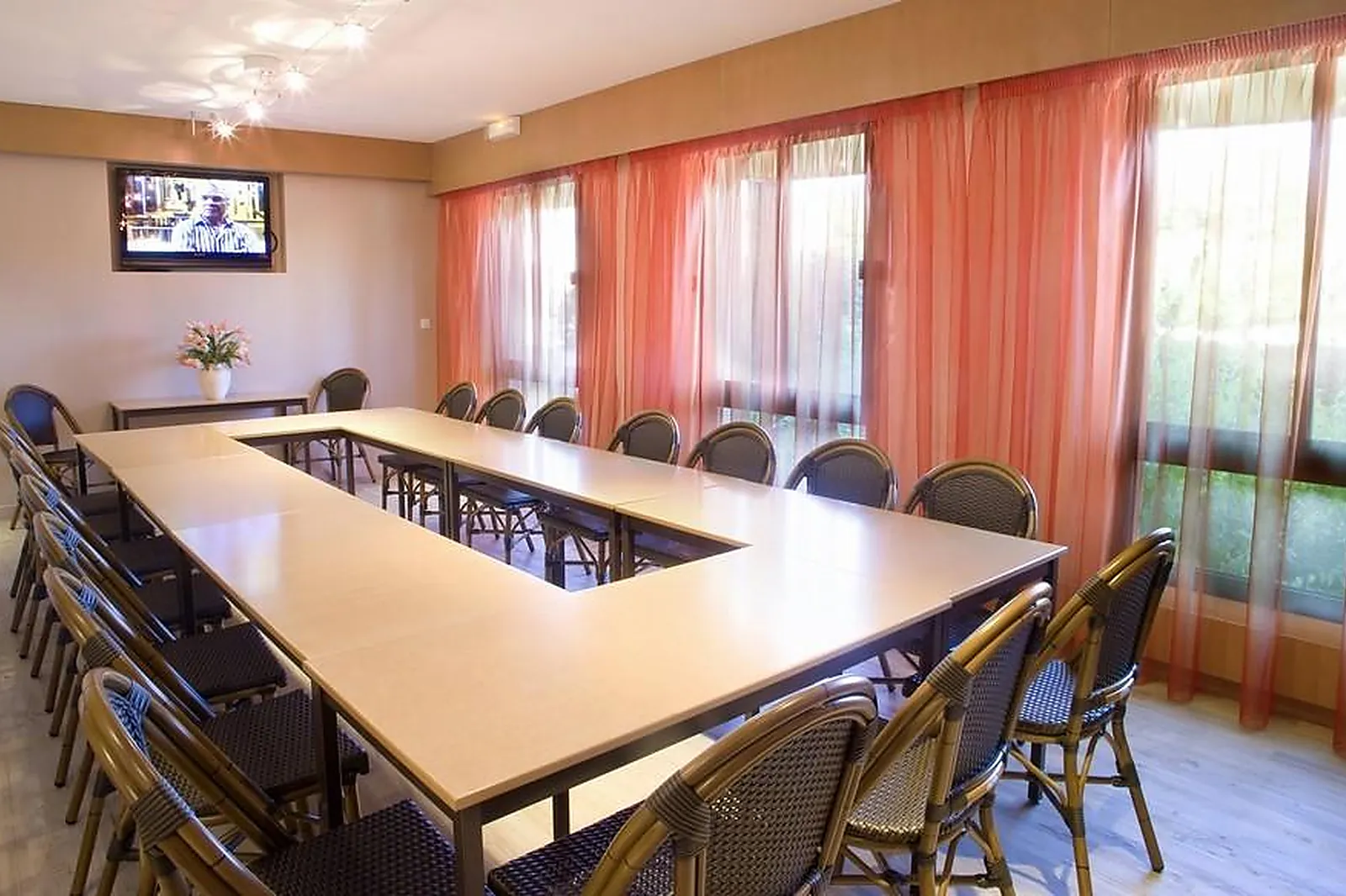 Lieux événementiels, LE RELAIS DU FARROU