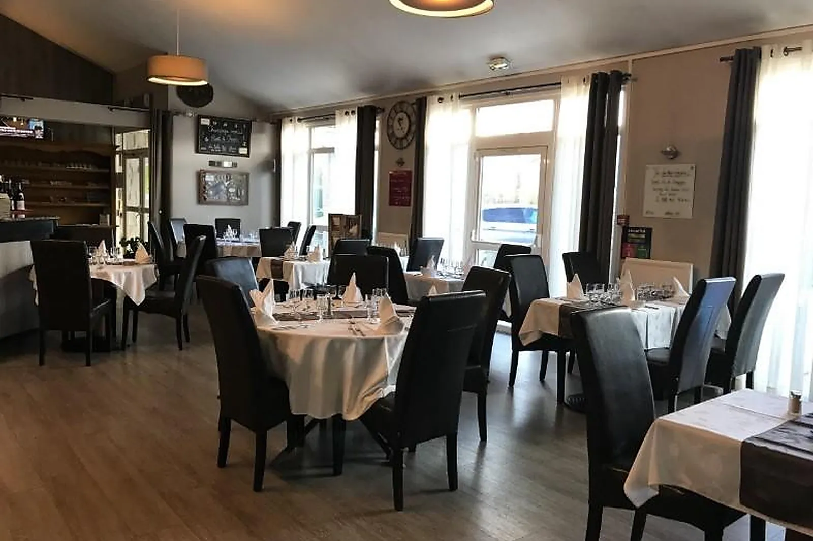 Lieux événementiels, LE RELAIS DU PARISIS