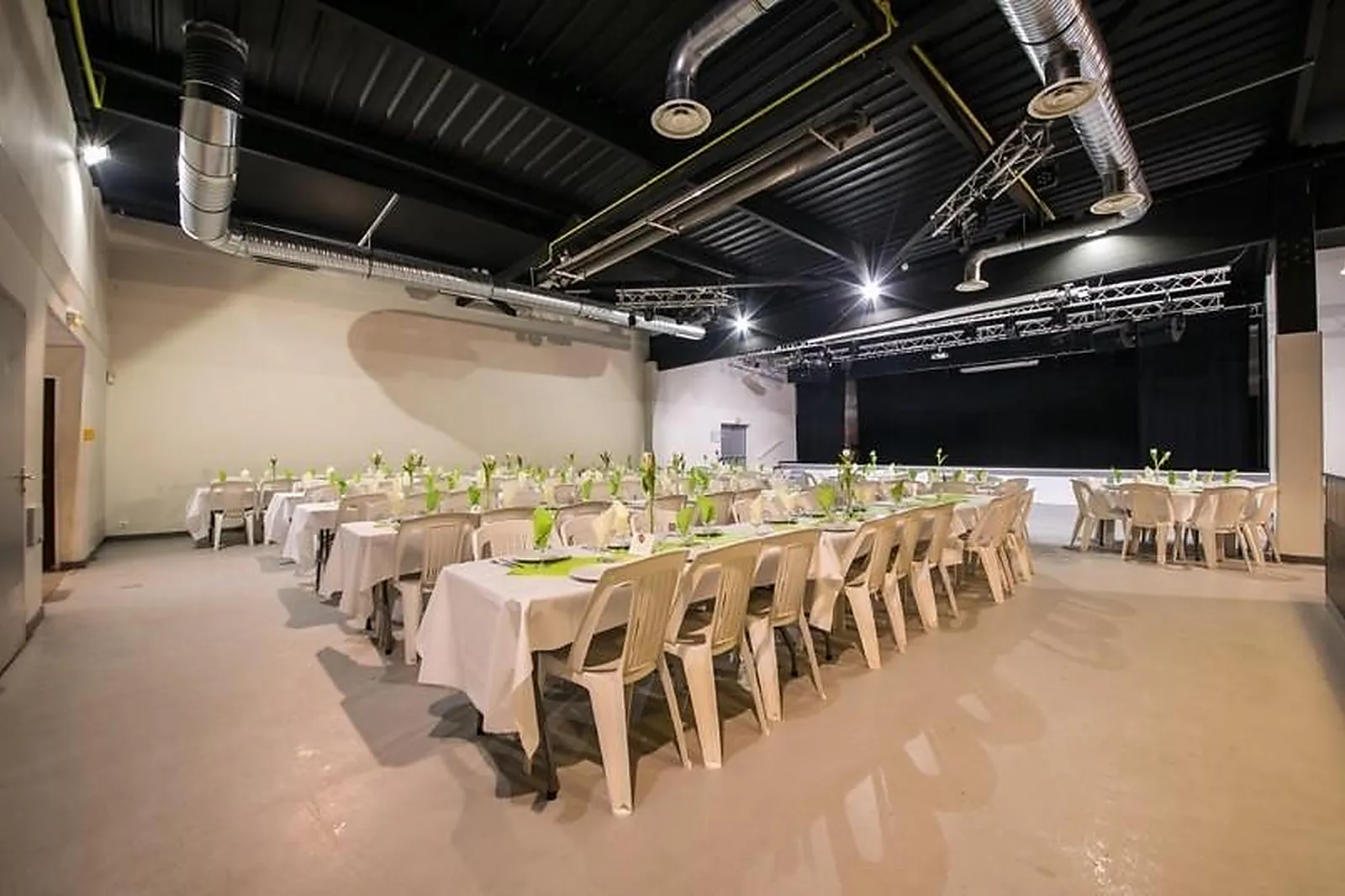 Lieux événementiels, LE REQUIEM