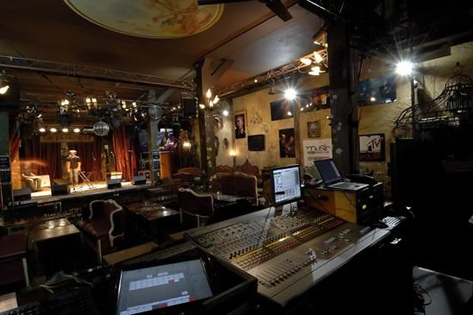 Lieux événementiels, LE RÉSERVOIR