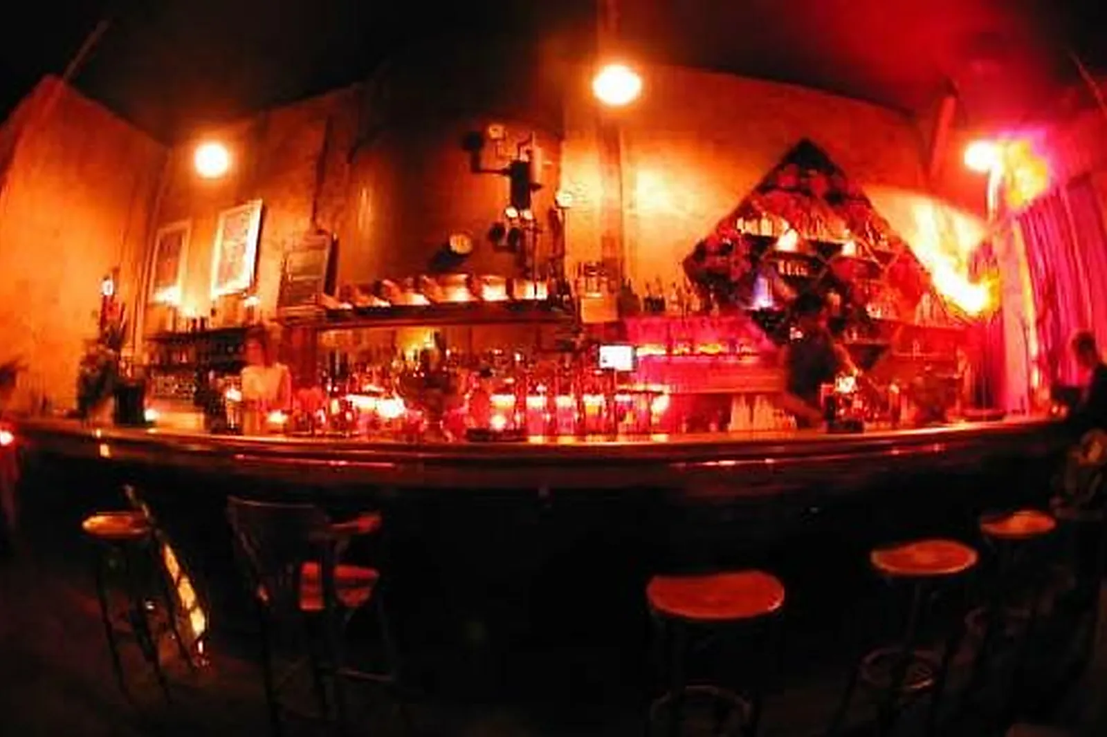 Lieux événementiels, LE RÉSERVOIR