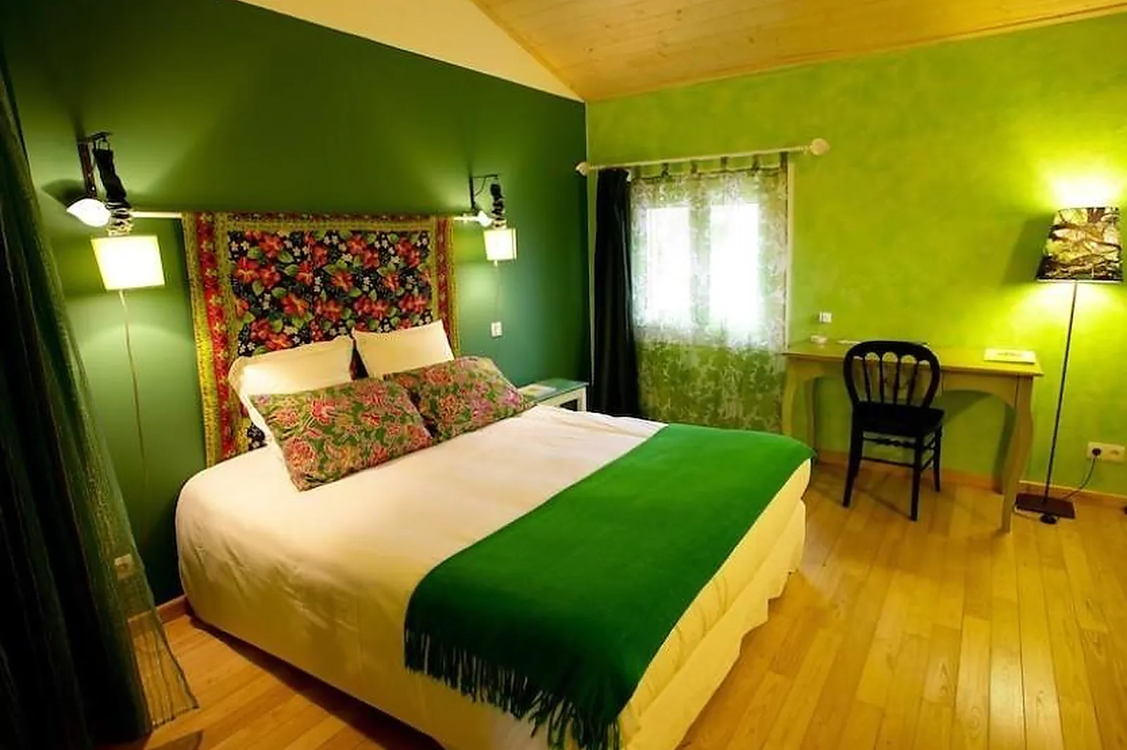 Lieux événementiels, LE RÉSINIER