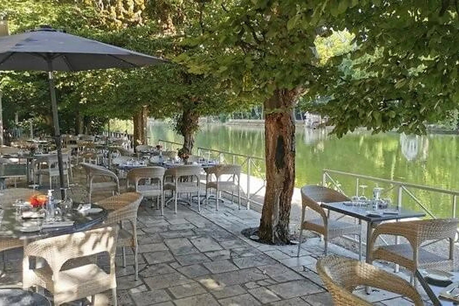 Lieux événementiels, LE RIVAGE