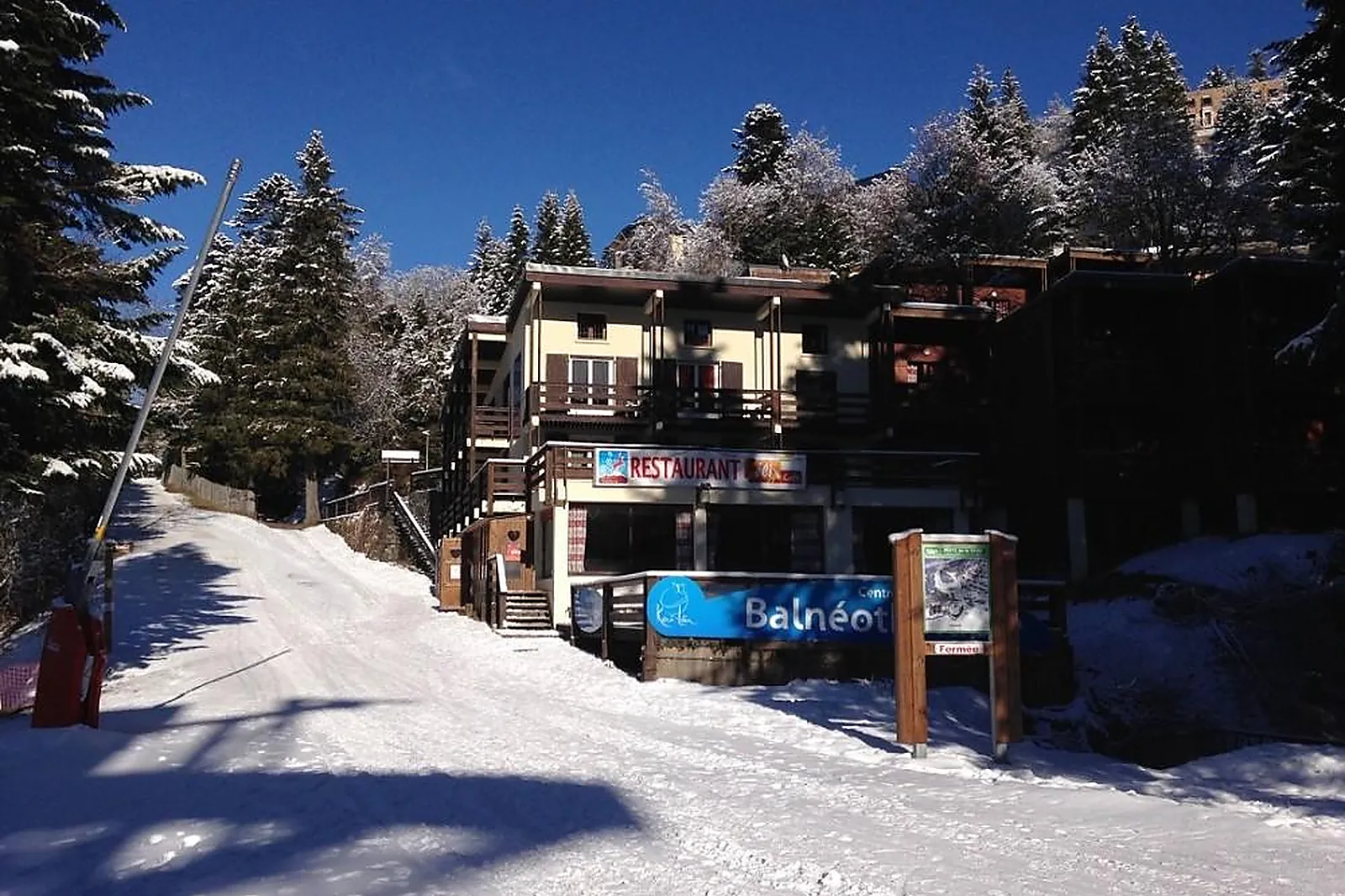 Lieux événementiels, LE ROCHER DU CERF