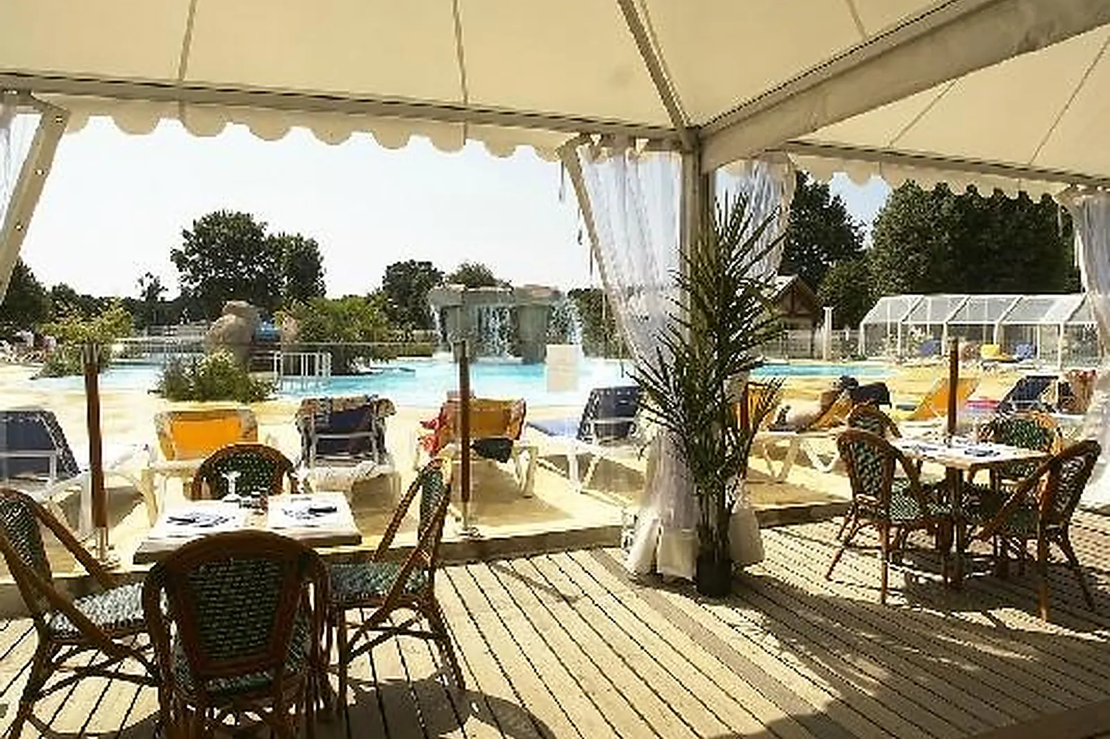 Lieux événementiels, LE ROSNUAL VILLAGE