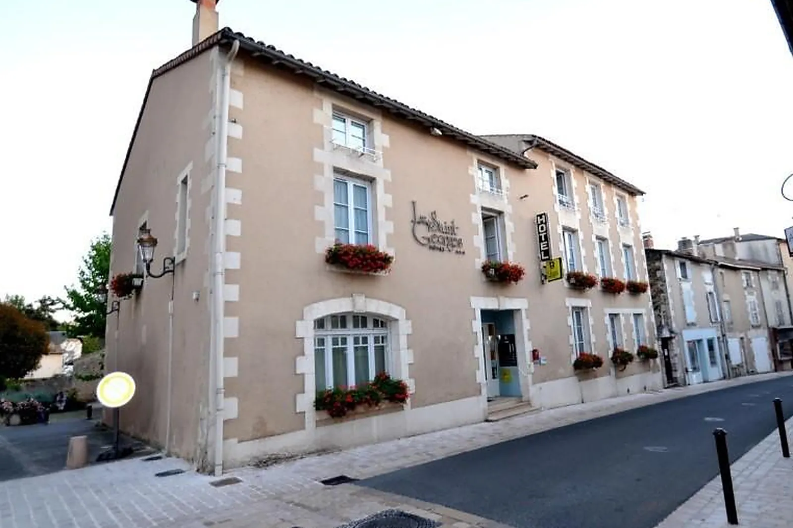 Lieux événementiels, LE SAINT GEORGES DE VIVONNE