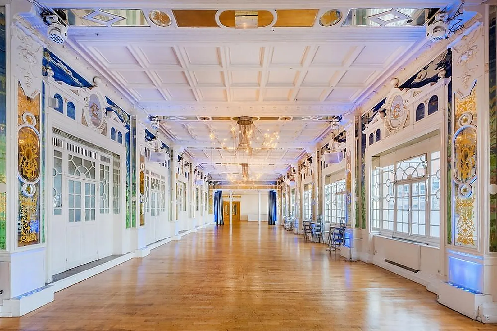 Lieux événementiels, LE SALON DES MIROIRS