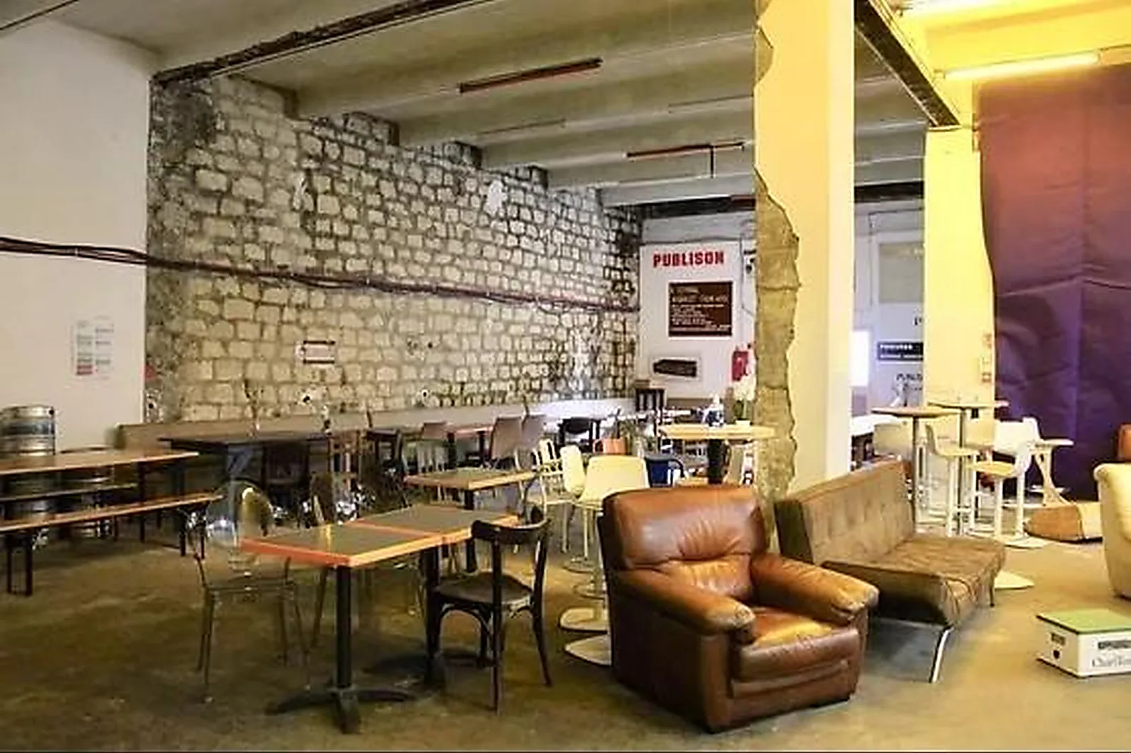 Lieux événementiels, LE SAMPLE