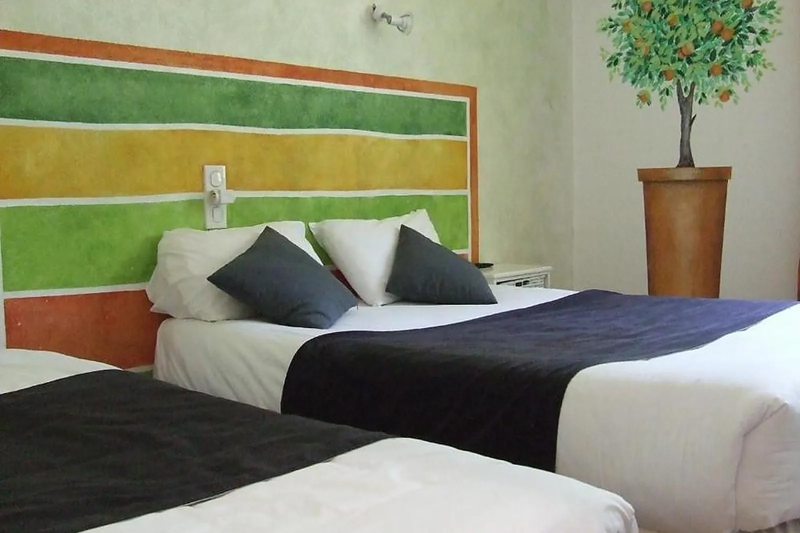 Lieux événementiels, LE SARAC HÔTEL ET BUSINESS