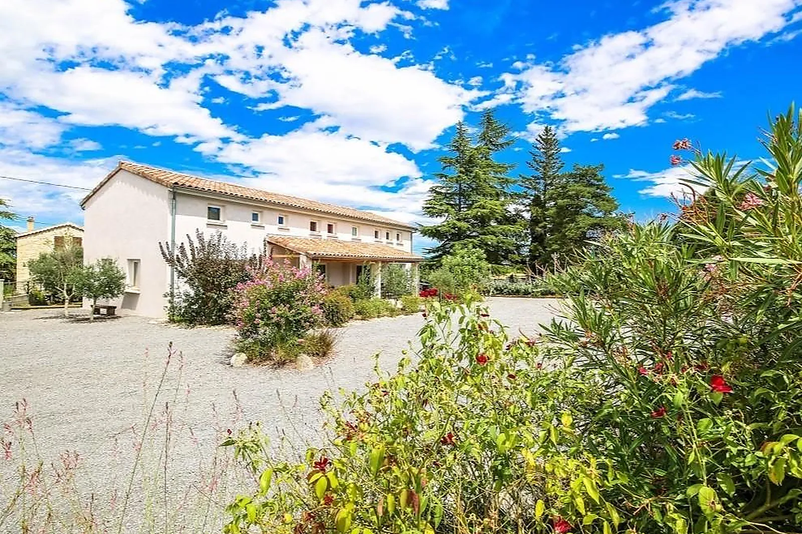 Lieux événementiels, LE SÉJOUR ARDÉCHOIS