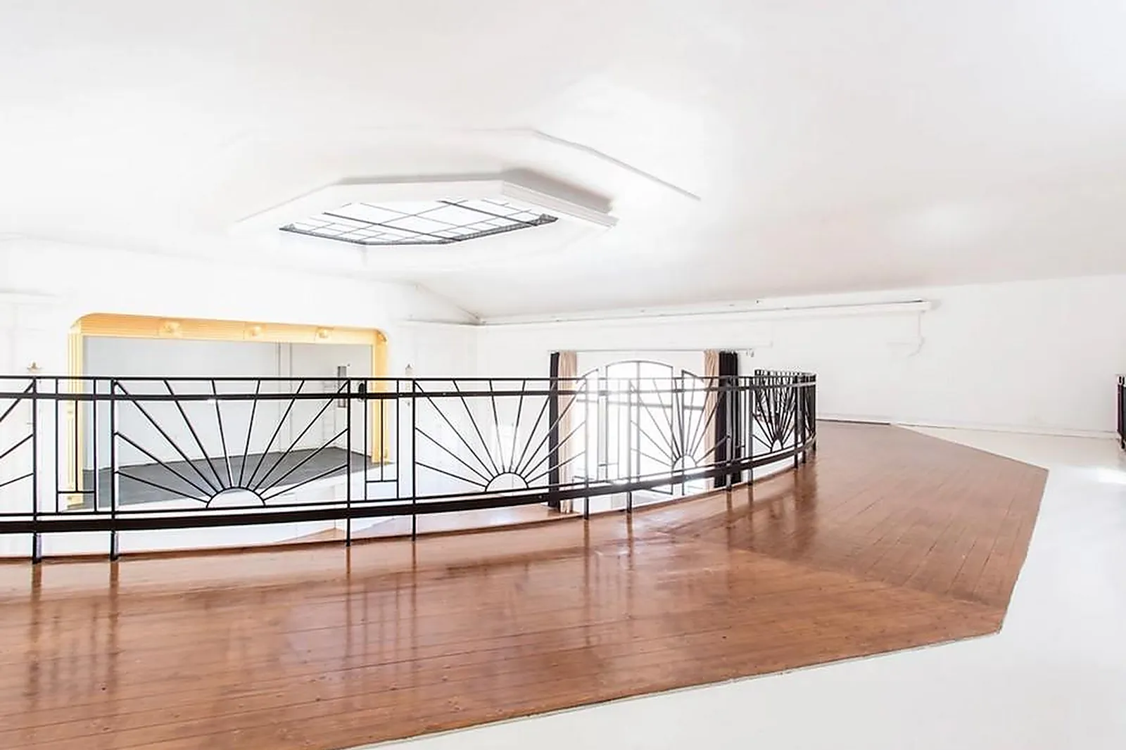 Lieux événementiels, LE SOLARIS