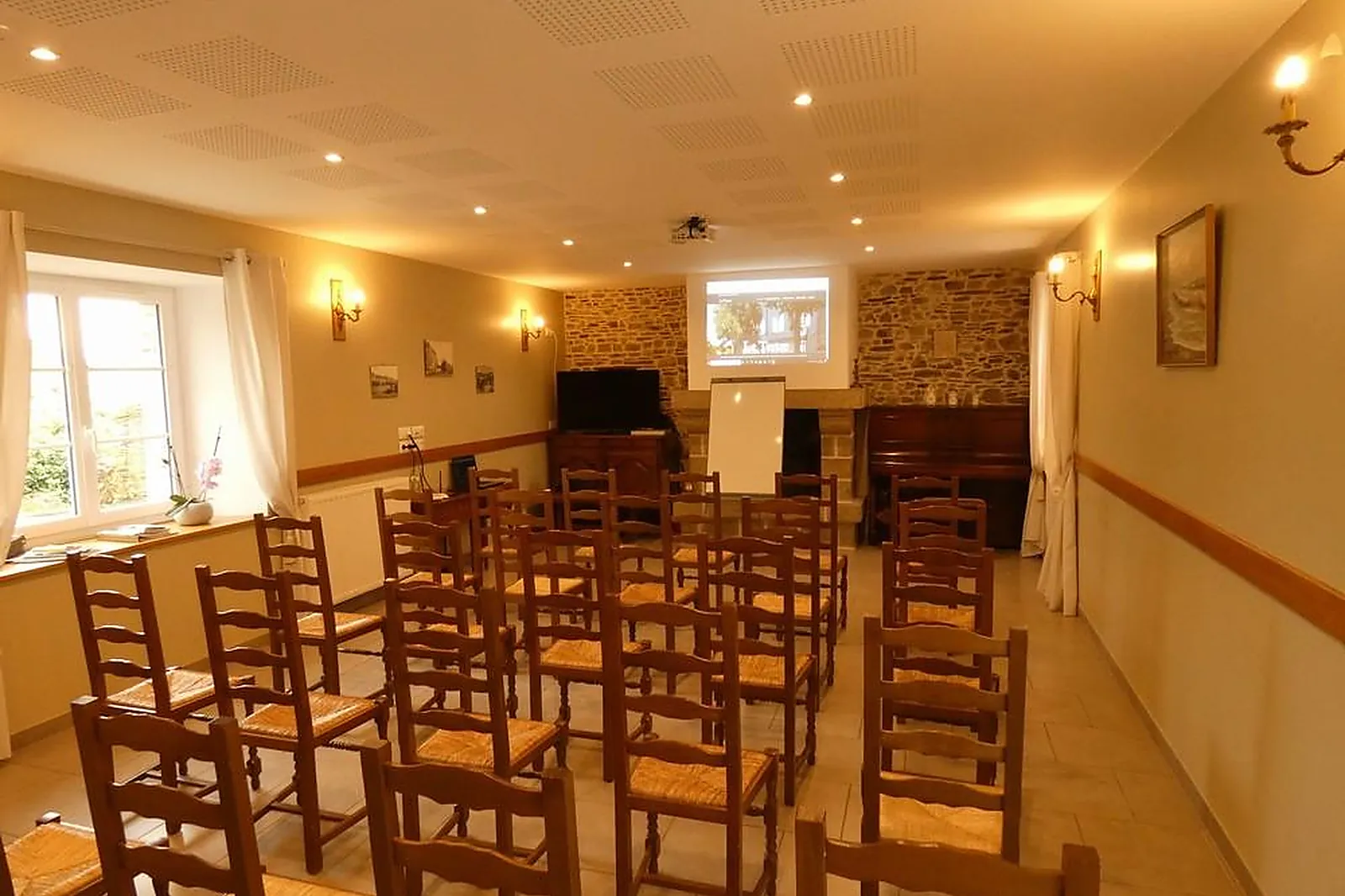 Lieux événementiels, LE TERTRE