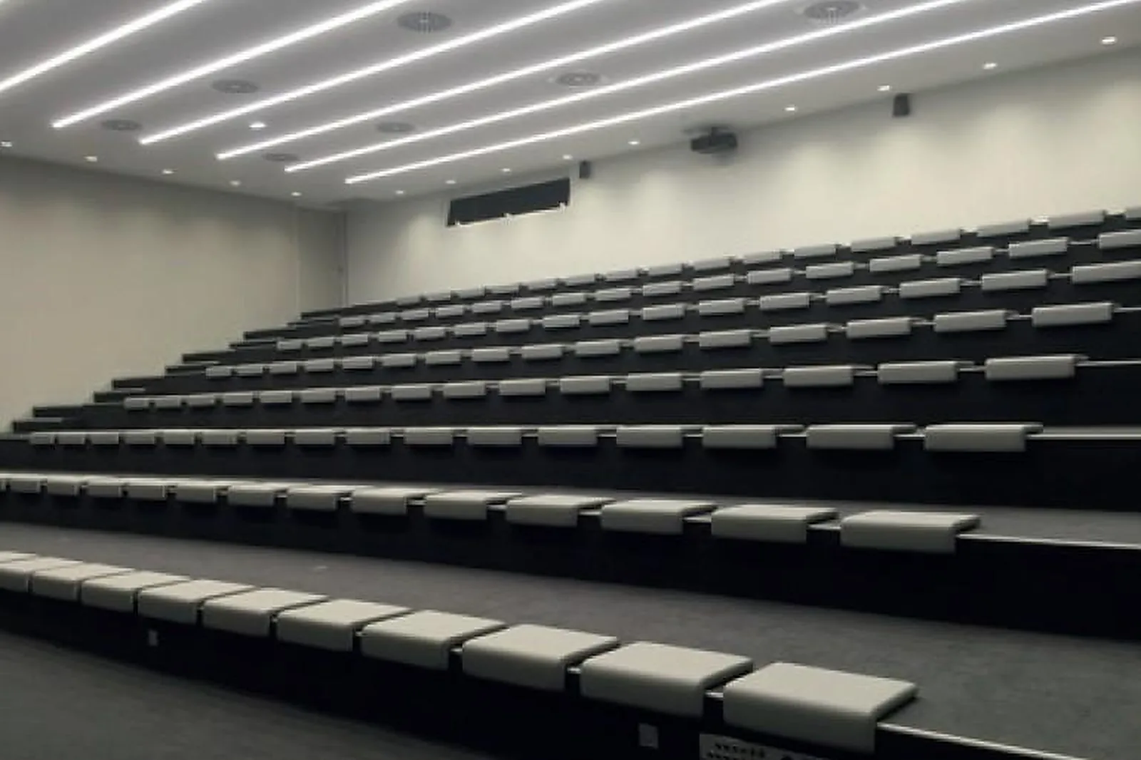 Lieux événementiels, LE TOIT DE LA GRANDE ARCHE