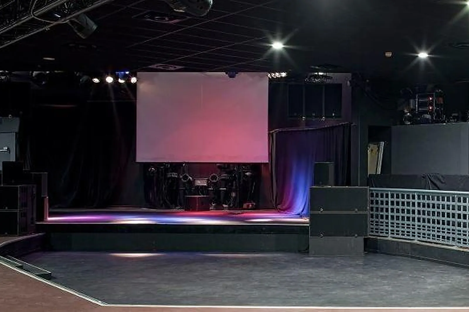 Lieux événementiels, LE TRABENDO