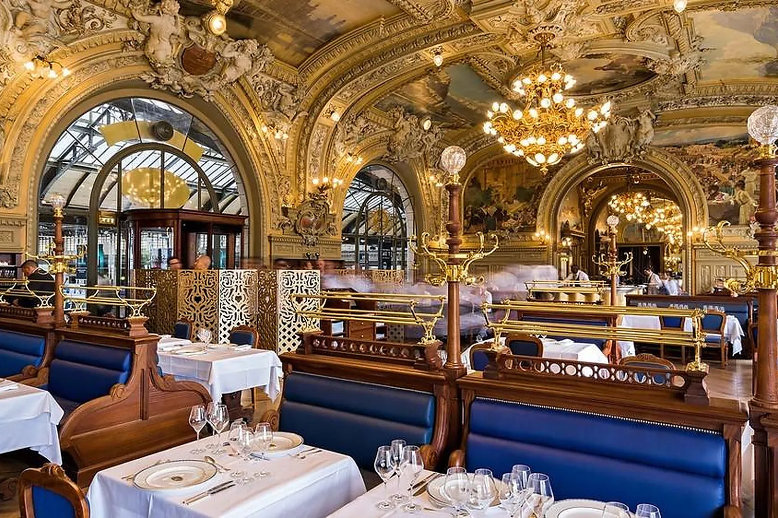 Lieux événementiels, LE TRAIN BLEU