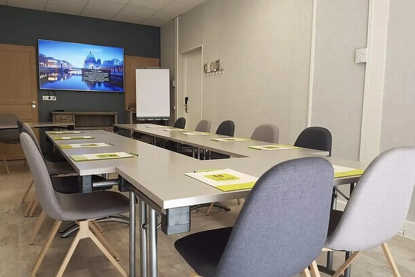 Lieux événementiels, LE TROPHEE BY M HÔTEL ET SPA